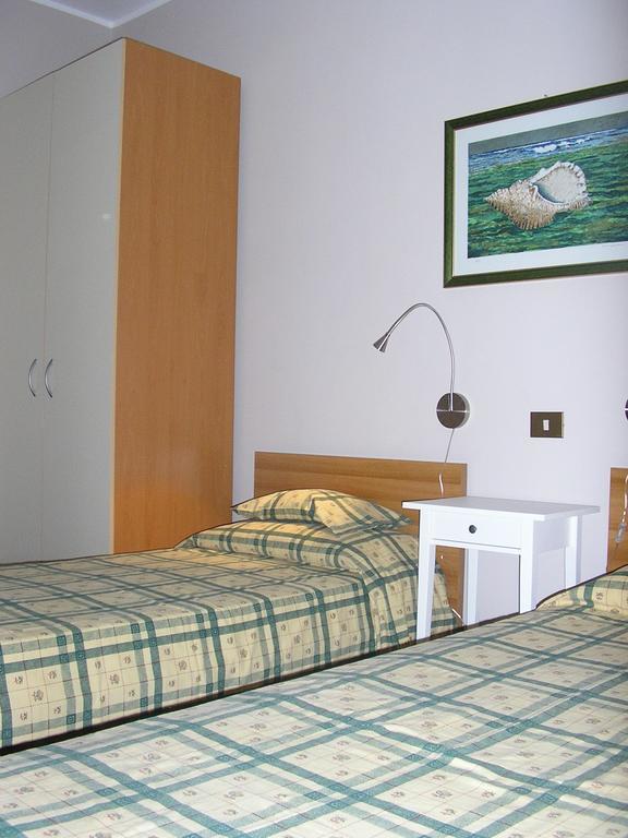 Al Vecchio Olivo Bed & Breakfast Фраскати Стая снимка