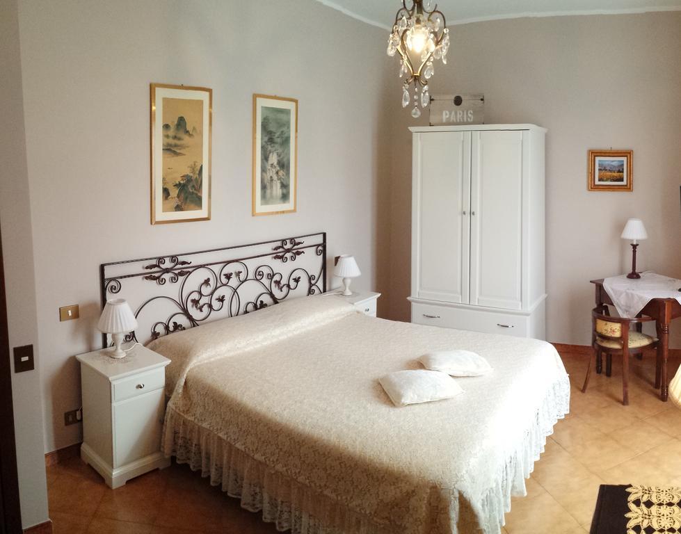 Al Vecchio Olivo Bed & Breakfast Фраскати Стая снимка
