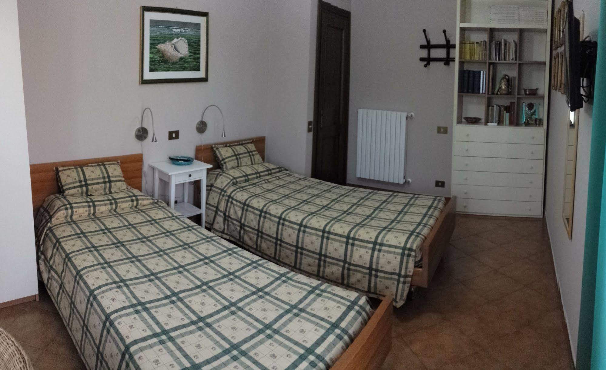 Al Vecchio Olivo Bed & Breakfast Фраскати Екстериор снимка