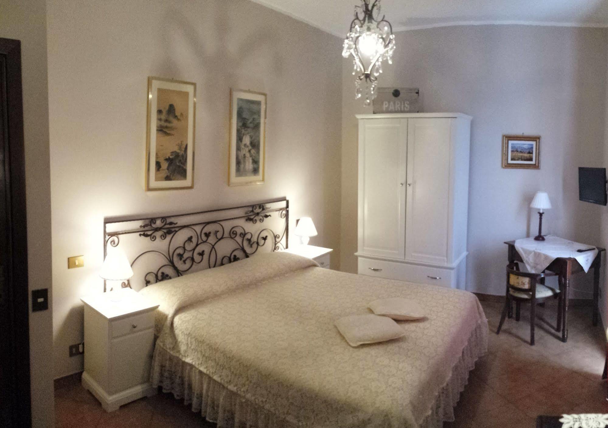 Al Vecchio Olivo Bed & Breakfast Фраскати Екстериор снимка