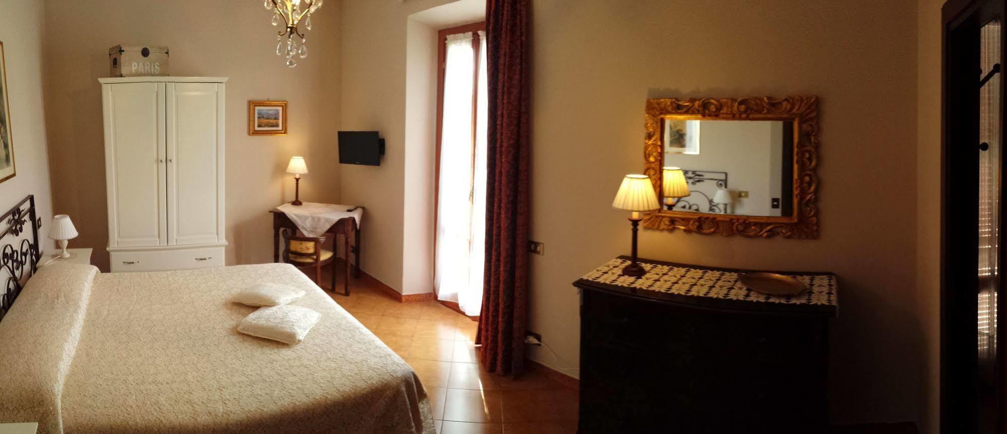 Al Vecchio Olivo Bed & Breakfast Фраскати Екстериор снимка